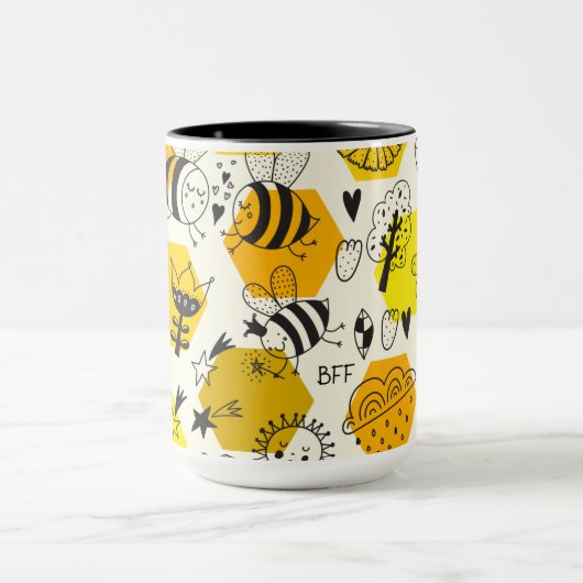 BFFクイーンビー救ビーの贈り物 マグカップ (中央)
