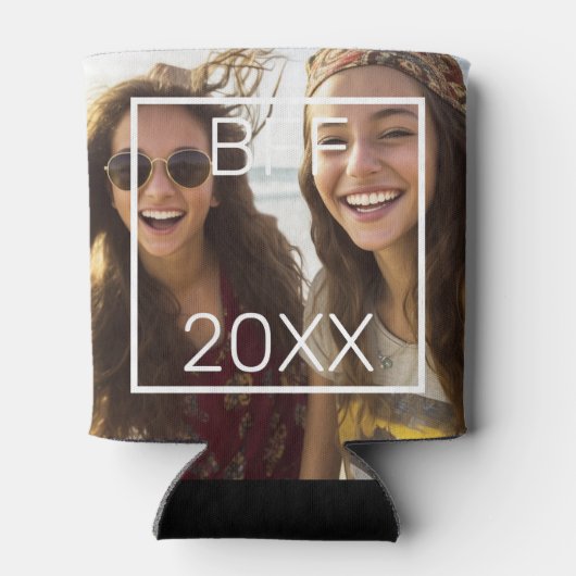 BFF – 白で正方形の写真と日付を追加縁ど 缶クーラー (裏面)