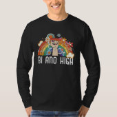 Bi And High Bisexual Rainbow Pride March Bisexuali Tシャツ (正面)