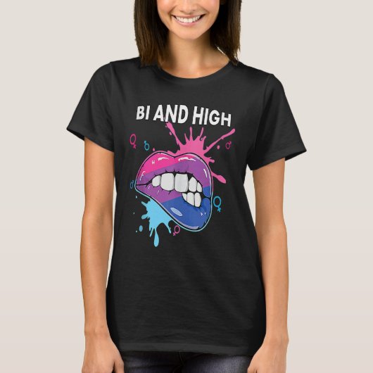 Bi And High Bisexual Rainbow Pride March Bisexuali Tシャツ (正面)