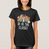 Bi In The Closet Bisexual Rainbow Pride Bisexualit Tシャツ (正面)