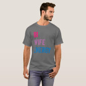 Bi Wife Energy LGBTQ Tシャツ (正面フル)