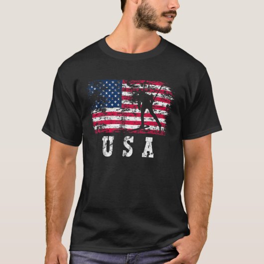 Biathlon Skiing USA American Flag Winter Sports Bi Tシャツ (正面)