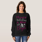 Bicycle Cyclist Mom Never Underestimate a mom with スウェットシャツ (正面フル)