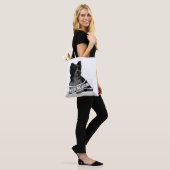 Biewer Terrierの肖像画、古典的なT-Shを言う面白い トートバッグ (モデル)