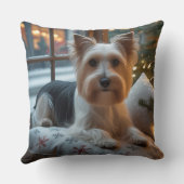 Biewer Terrier With Christmas Lights Holiday クッション (裏面)