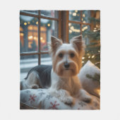 Biewer Terrier With Christmas Lights Holiday フリースブランケット (正面)