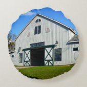 Big Barn with Blue Skies ラウンドクッション (裏面)