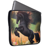 Big Black Stallion on an Electronics Bag ラップトップスリーブ (正面右)