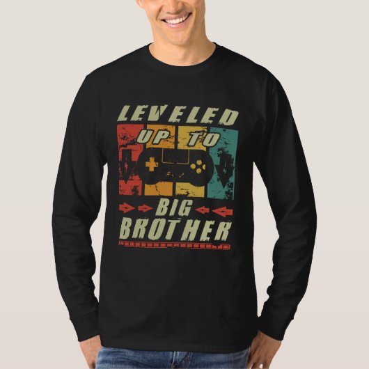 Big Brother Gamer Leveled Up To Big Brother Retro Tシャツ (正面)