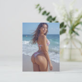 Big butt bikini beach girl postcard ポストカード (スタンド正面)