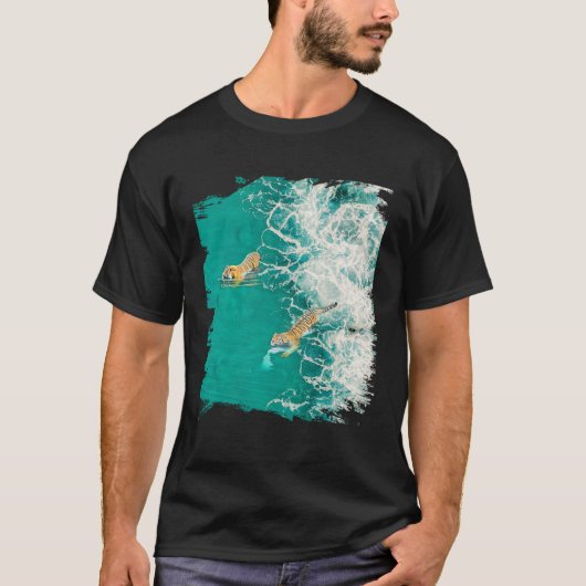 Big Cat Tiger Surf On The Beach Tシャツ (正面)