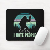 Big Foot I Hate People Middle Finger Sasquatch Ret マウスパッド (マウス)