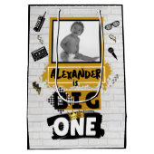 Big ONE Retro 90's Hip Hop 1st Birthday Photo ミディアムペーパーバッグ (裏面)