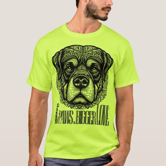 Big Paws, Bigger Love - Rottweiler Tシャツ (正面)