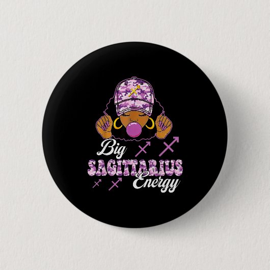 Big Sagittarius Energy Afro Girl With Purple Camou 缶バッジ (正面)