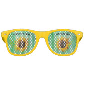 Big Yellow Sunflowers with Fancy Petals on Green レトロサングラス (正面)