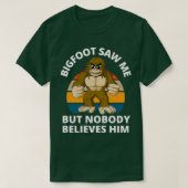 Bigfootおもしろいは私を見たが、彼の信じレトロ Tシャツ (デザイン正面)
