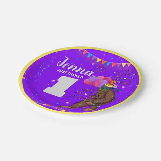 Bigfootかわいい子供の誕生日カードパーソナライズ年齢 ペーパープレート (アングル)