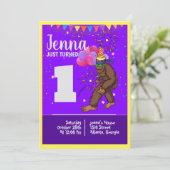 Bigfootかわいい子供の誕生日カードパーソナライズ年齢 招待状 (スタンド正面)