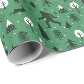 BigfootとJackalope in the Woods Pattern Dark Gr ラッピングペーパー (ロールコーナー)