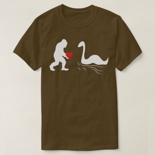 Bigfoot保おもしろい持ハートfor Valentines Day Sas Tシャツ (デザイン正面)