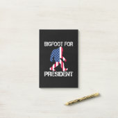 Bigfoot社長のためのおもしろいbigfoot ポストイット (デスク上)