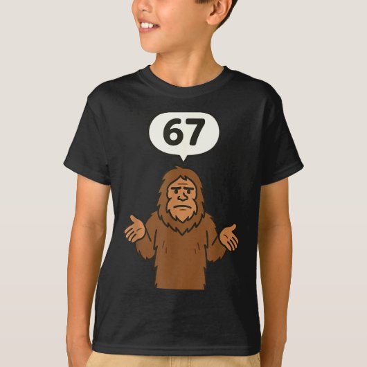 Bigfoot 67 Meme Six Seven Funny Sasquatch  Tシャツ (正面)