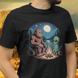 Bigfoot Alien UFO Cryptid Night Paranormal Tシャツ
