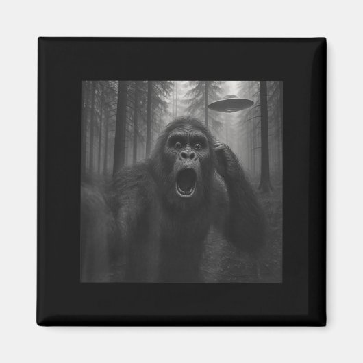 Bigfoot Alien Ufo Selfie Funny Sasquatch Meme Men  マグネット (正面)