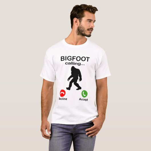Bigfoot Calling DecliveまたはAccept Halloween Tシャツ (正面フル)