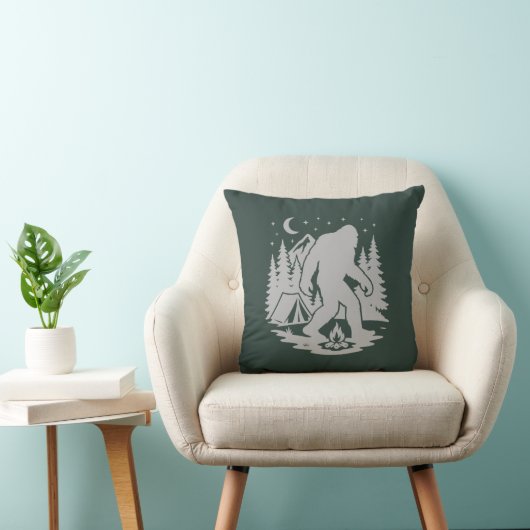 Bigfoot Camping Throw Pillow クッション (椅子)