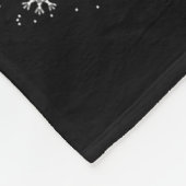 Bigfoot Carrying Christmas Tree Sasquatch Believer フリースブランケット (角)