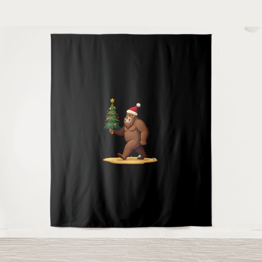 Bigfoot Christmas Tree Santa Hat (1) タペストリー (正面)