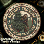 Bigfoot Crossing Sasquatch Rustic ラージ壁時計