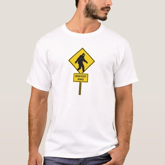 Bigfoot Crossing Tシャツ (正面)