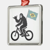 Bigfoot Cycling Delaware Flag メタルオーナメント (左)