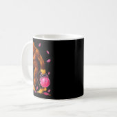 Bigfoot Football Nk Ribbon Breast Cancer Awareness コーヒーマグカップ (正面左)