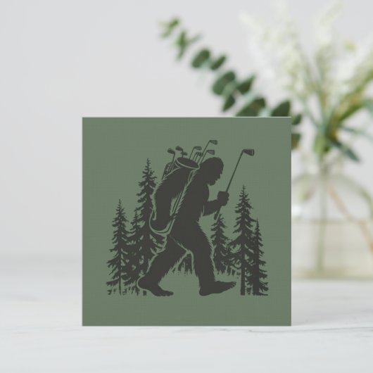 Bigfoot Golfer Tree Funny Sasquatch Golfing Golf 招待状 (スタンド正面)