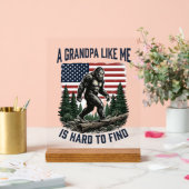 Bigfoot Grandpa Vintage American Flag Shirt Design アクリルサイン (ウェディング)