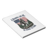 Bigfoot Grandpa Vintage American Flag Shirt Design ノートパッド (アングル)