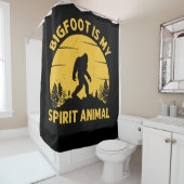 Bigfoot is My Spirit Animal Retro Sunset シャワーカーテン (インサイチュ)