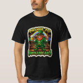 Bigfoot Leprechaun Prone to Shenanigans Tシャツ (正面)