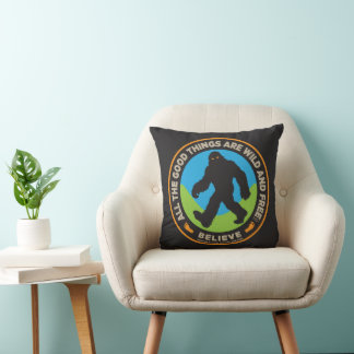Bigfoot Pillow v2 クッション