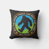 Bigfoot Pillow v2 クッション (正面)