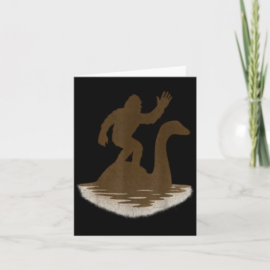 Bigfoot Riding Loch Ness Monster Funny Sasquatch  カード (正面)