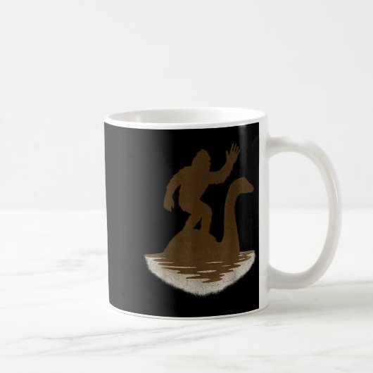 Bigfoot Riding Loch Ness Monster Funny Sasquatch コーヒーマグカップ (右)