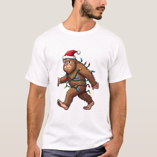 Bigfoot Santa Christmas Tree Lights Xmas Boys Men  Tシャツ (正面)