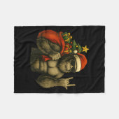 Bigfoot Santa Christmas Tree Rock On Funny Xmas Sa フリースブランケット (正面(横))