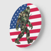 Bigfoot Sasquatch Camo     ラージ壁時計 (傾斜)